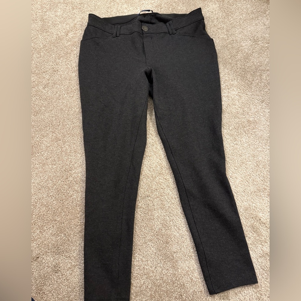 Democracy “Ab”solution skinny grey pants